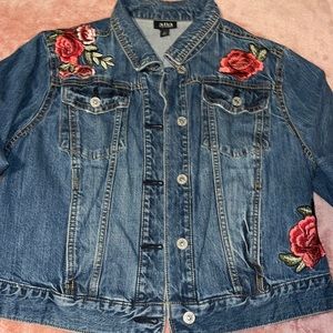 Jean jacket with roses